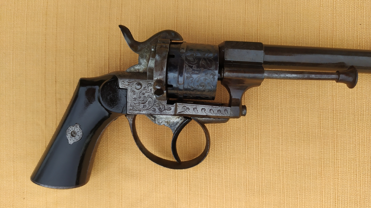 originál revolver E.Lefaucheux s dlouhou hlavní