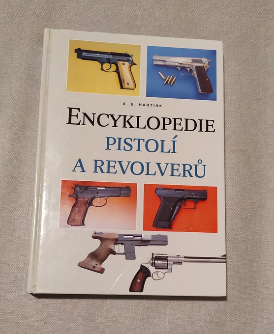 Encyklopedie pistolí a revolverů
